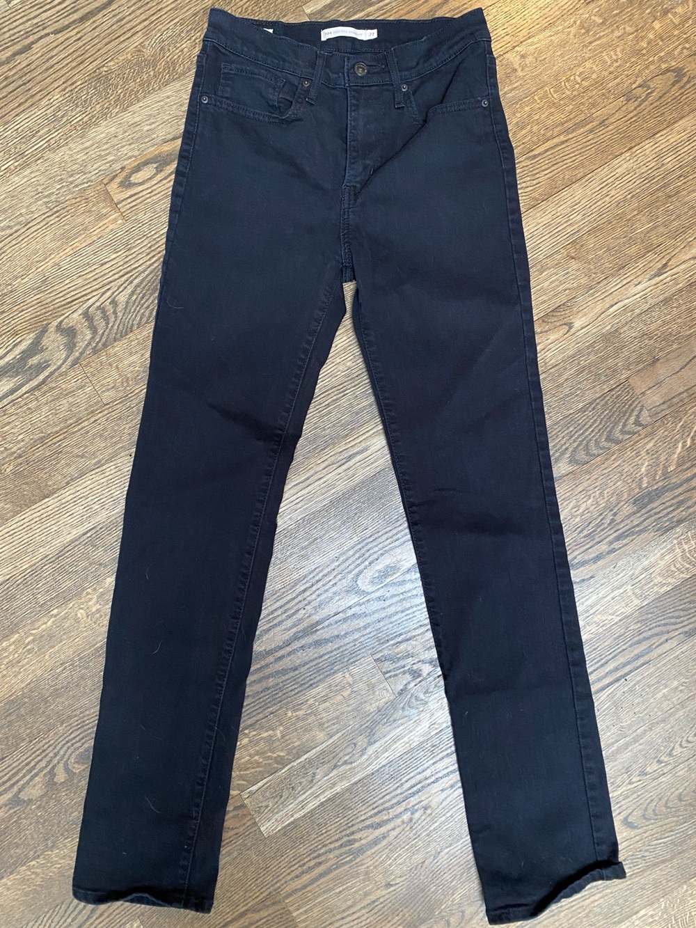 Levi's Women’s 724 Highrise Straight leg solid Black Jeans size 27
